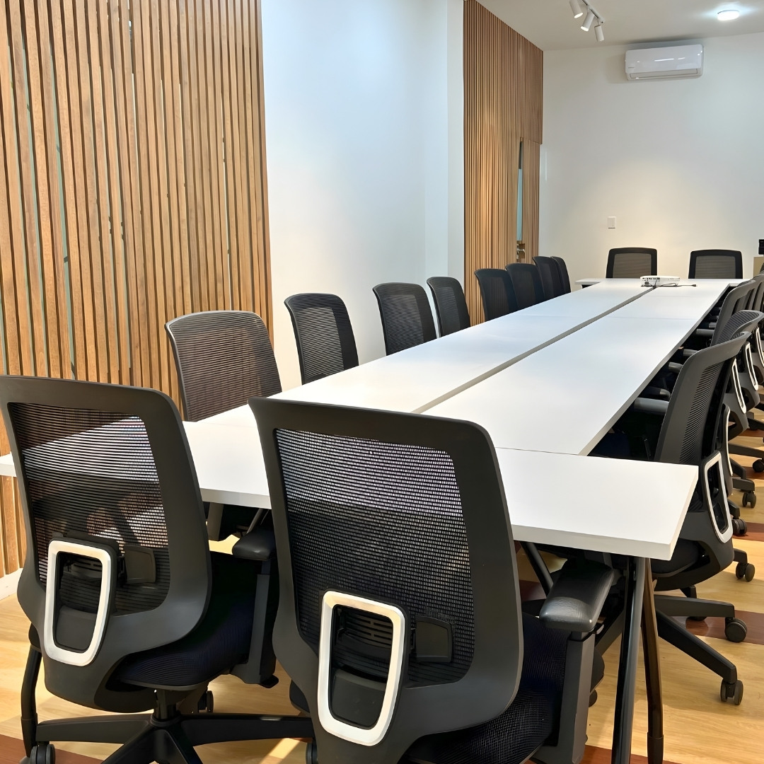 coworking cali- oficinas cali - oficinas amobladas por horas en cali - color office - espacios por horas para trabajar en cali - OFICINA AUDITORIO coworking cali- oficinas cali - oficinas amobladas por horas en cali - color office - espacios por horas para trabajar en cali - OFICINA AUDITORIO